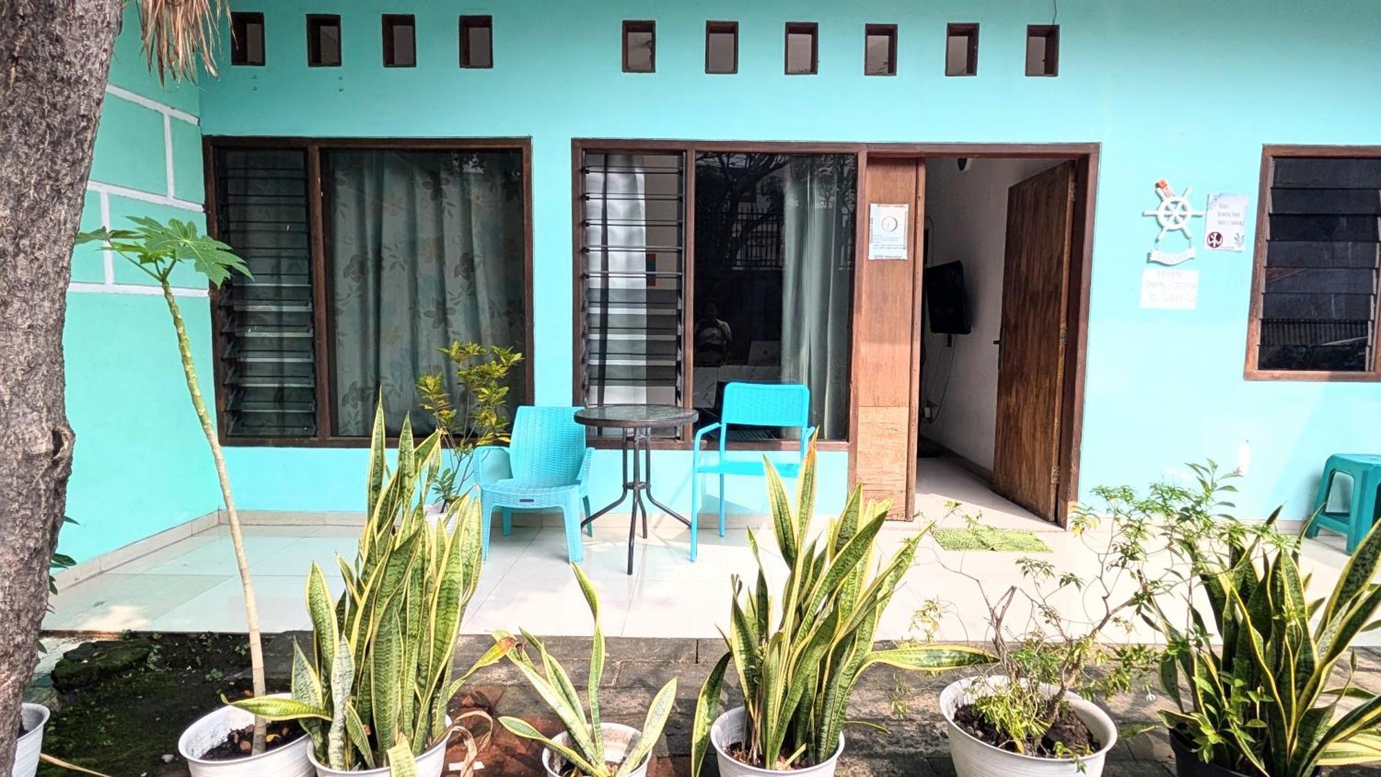 Homey Guesthouse Kertajaya Surabaya Exterior foto