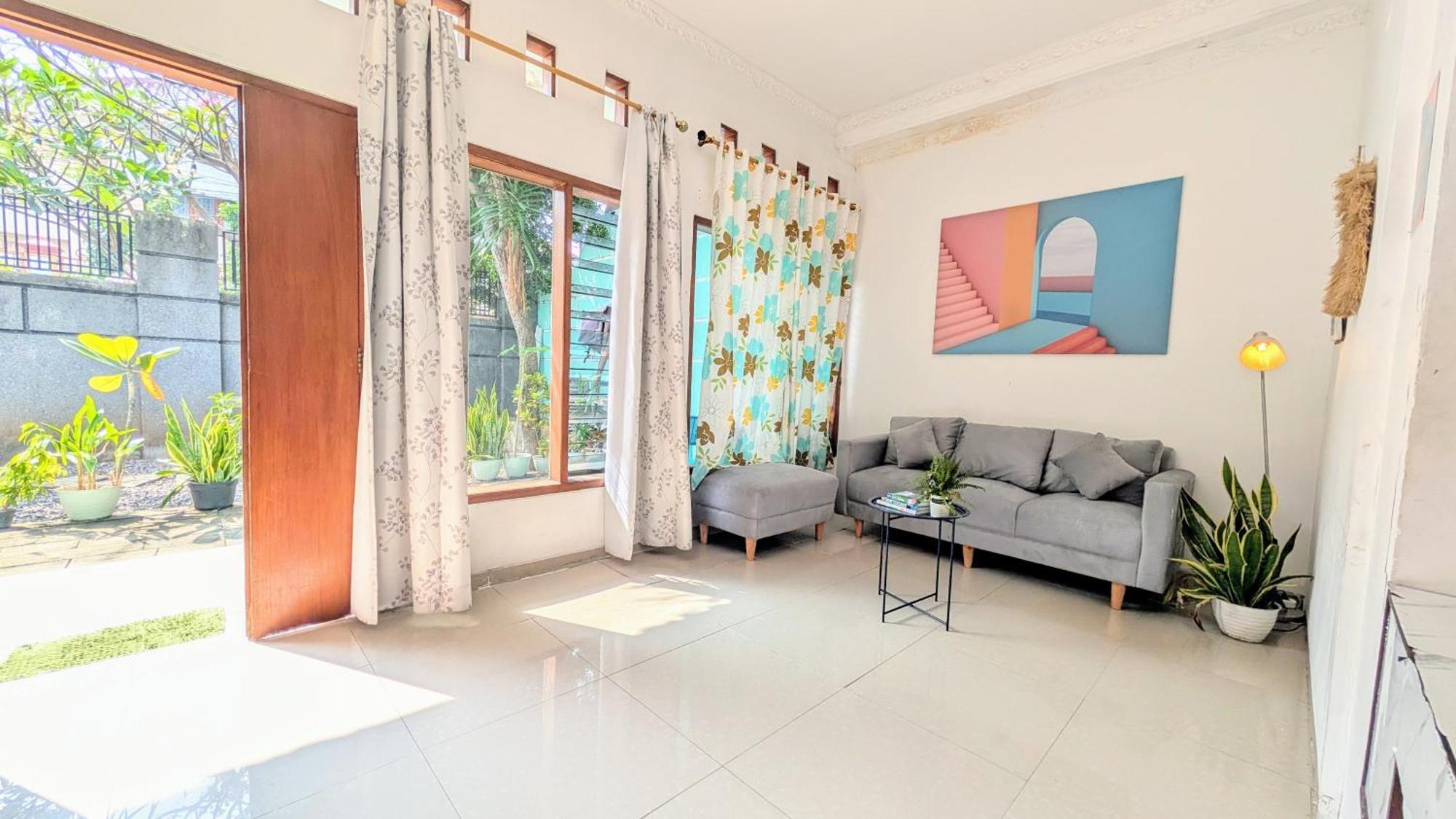 Homey Guesthouse Kertajaya Surabaya Exterior foto